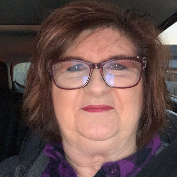 Meet your Posher, Deborah - Picture 1 of 1